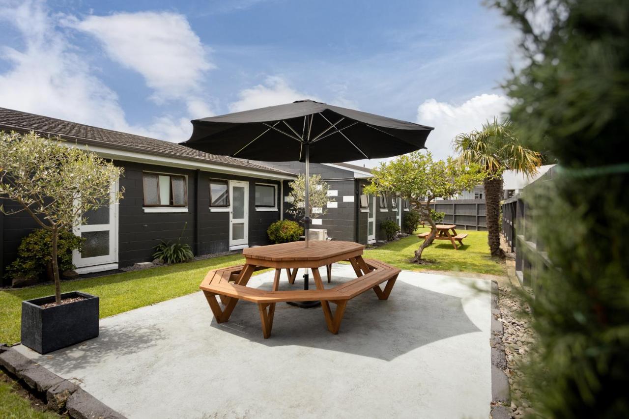 Cobblestone Court Motel - Wenzel Motels Tauranga Bagian luar foto